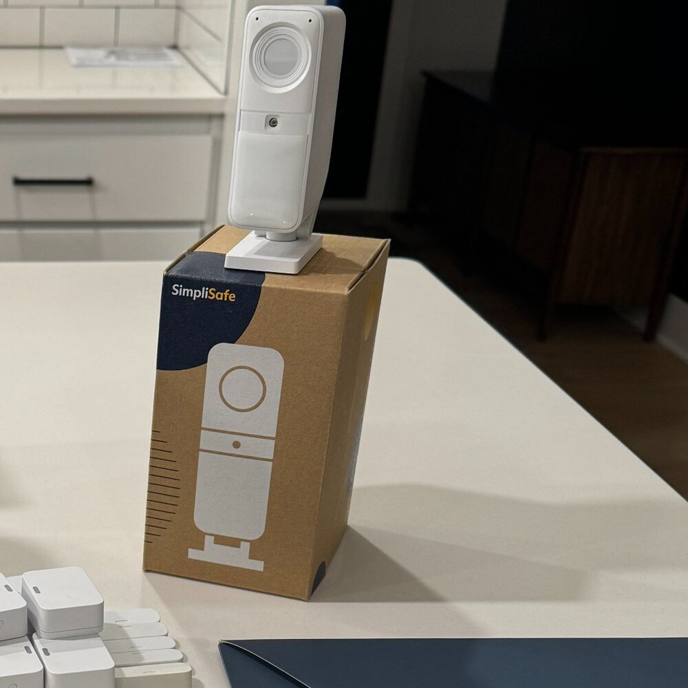 Simplisafe Security Camera & Sensors